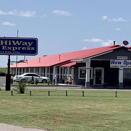 إيلك سيتي Hiway Inn Express المظهر الخارجي الصورة